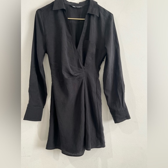 Zara Black Wrap Mini Dress with V-neckline. Size XS - Picture 3 of 17